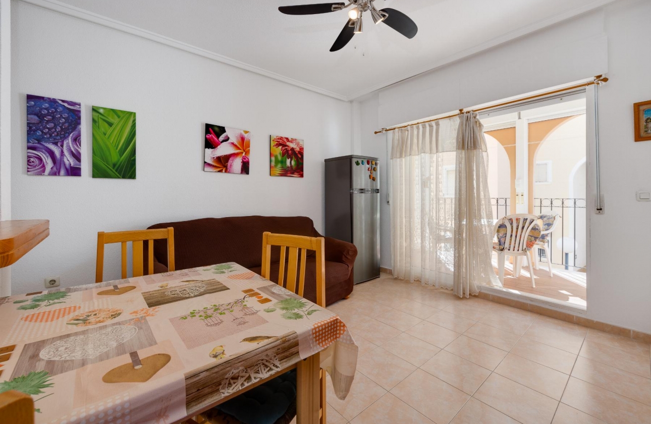 Resale - Bungalow - Torrevieja - Playa De Los Naufragos
