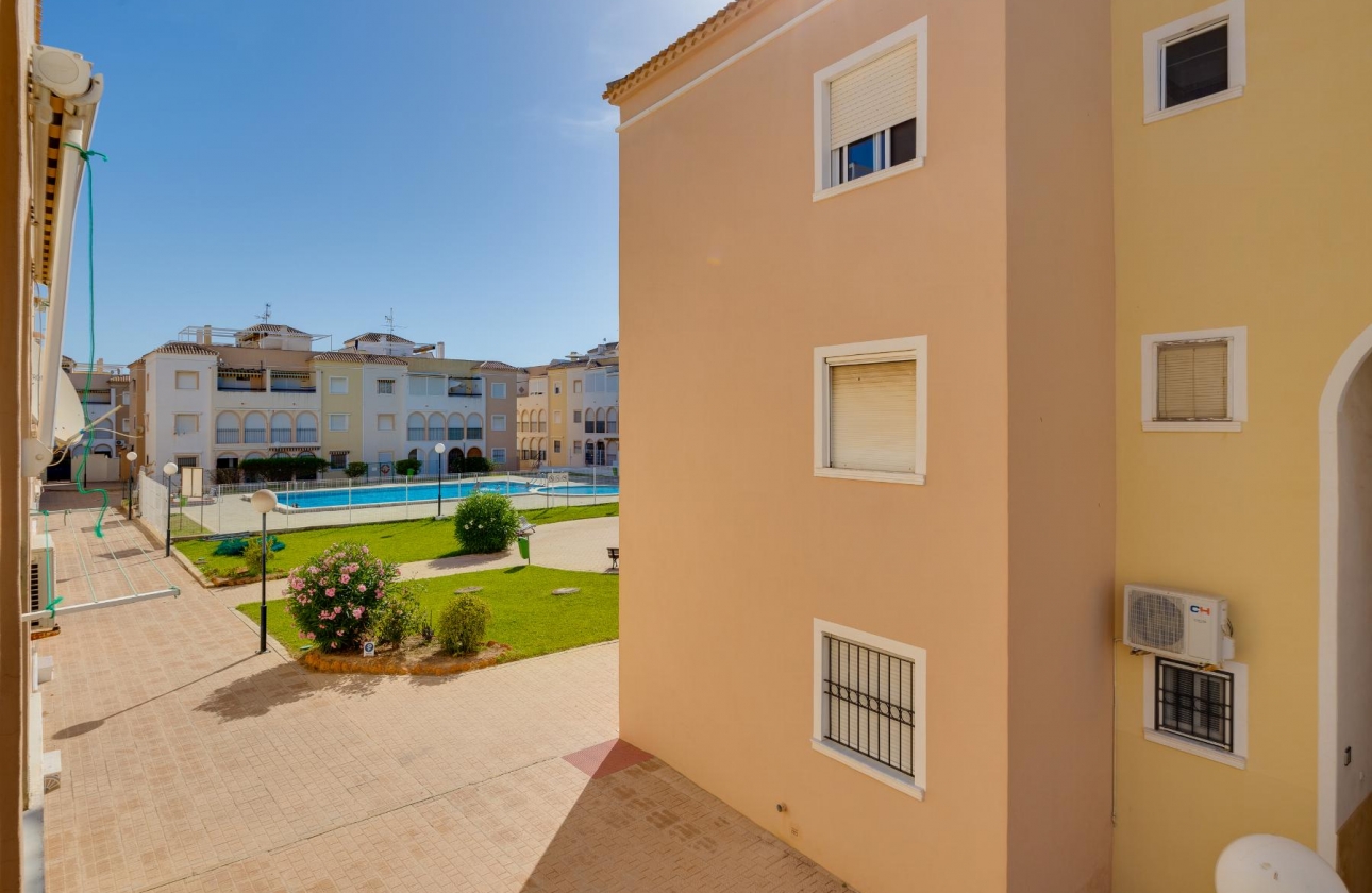 Resale - Bungalow - Torrevieja - Playa De Los Naufragos