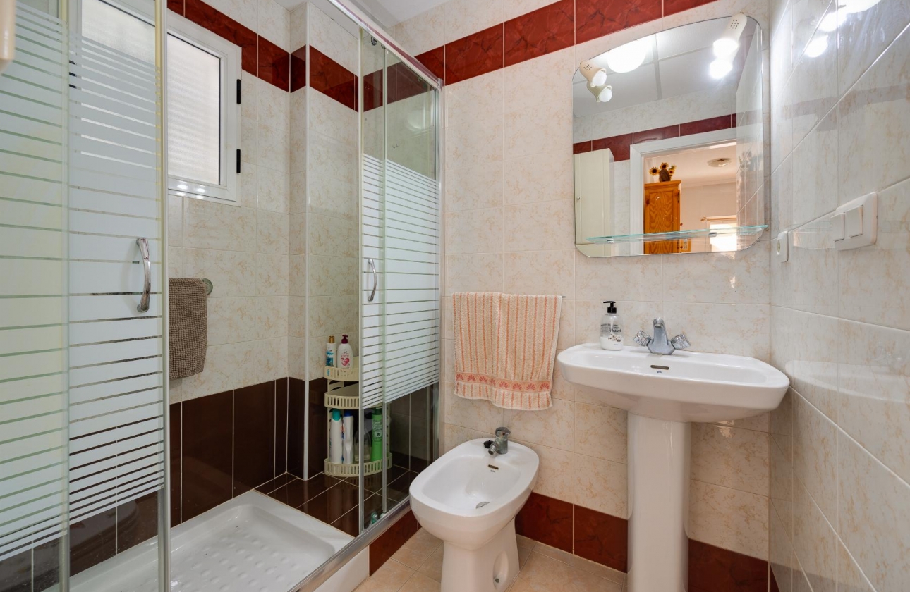 Resale - Bungalow - Torrevieja - Playa De Los Naufragos