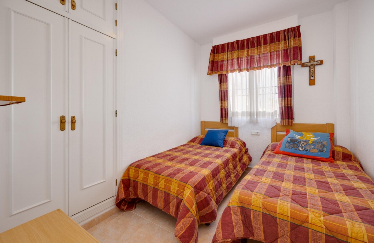 Resale - Bungalow - Torrevieja - Playa De Los Naufragos