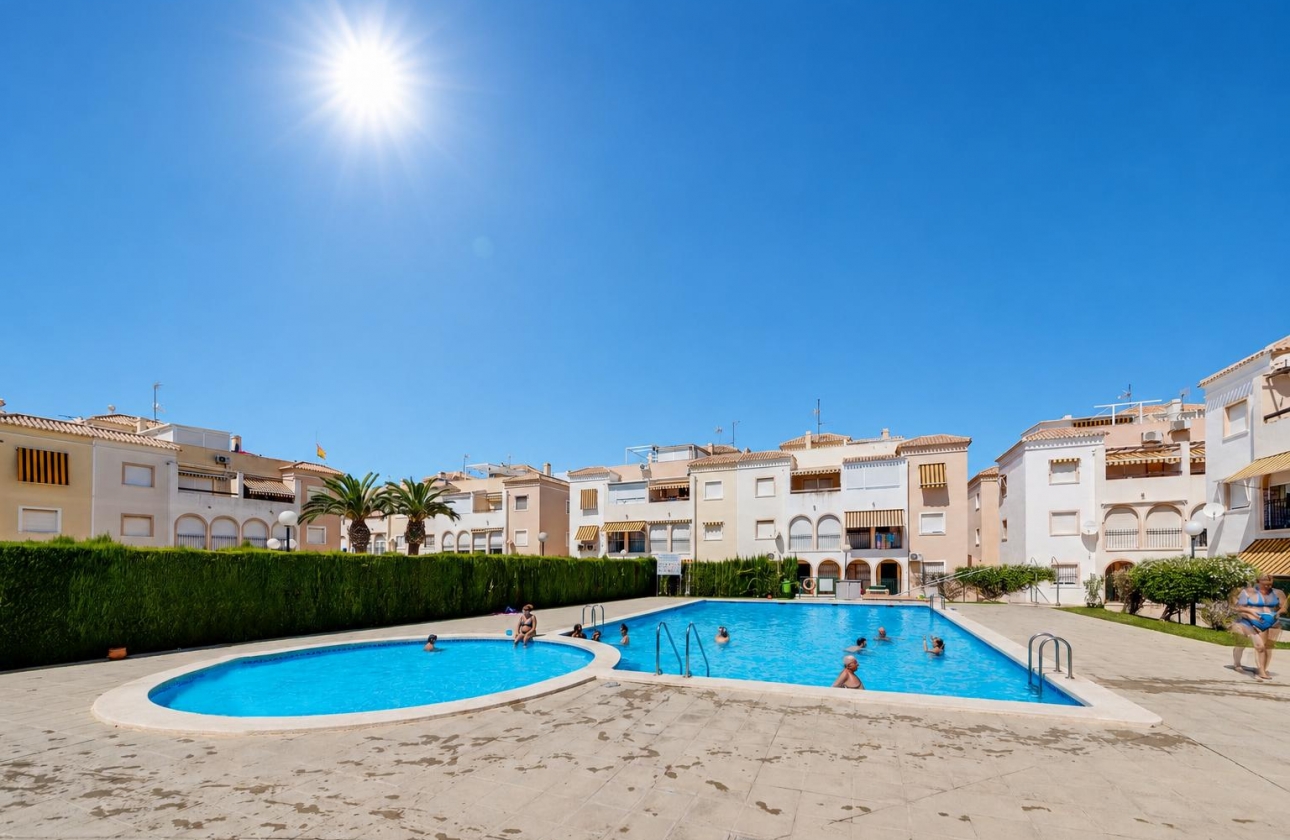 Resale - Bungalow - Torrevieja - Playa De Los Naufragos