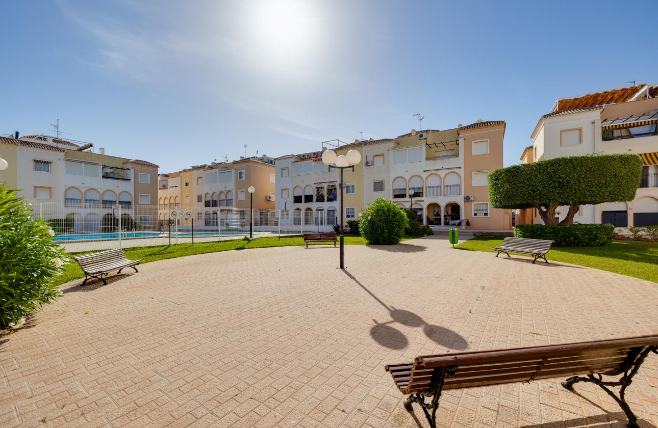 Resale - Bungalow - Torrevieja - Playa De Los Naufragos