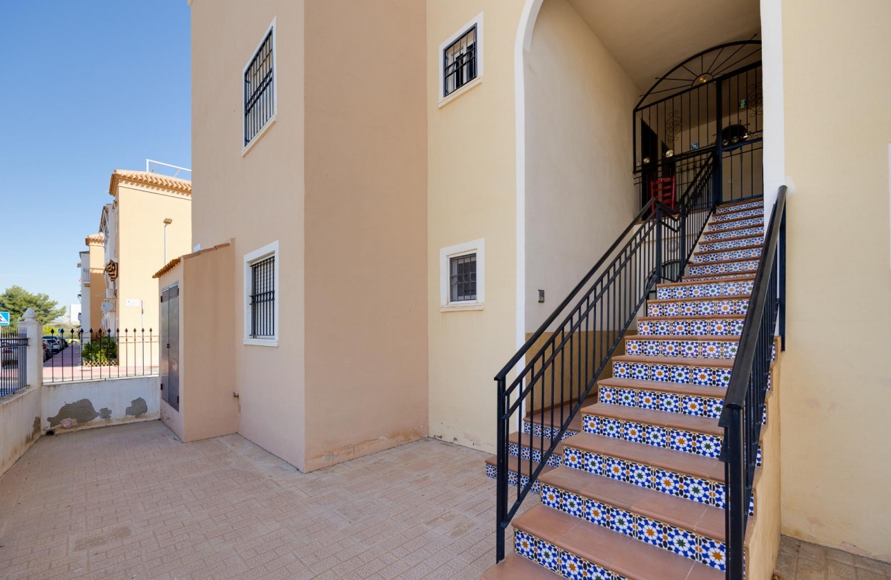 Resale - Bungalow - Torrevieja - Playa De Los Naufragos