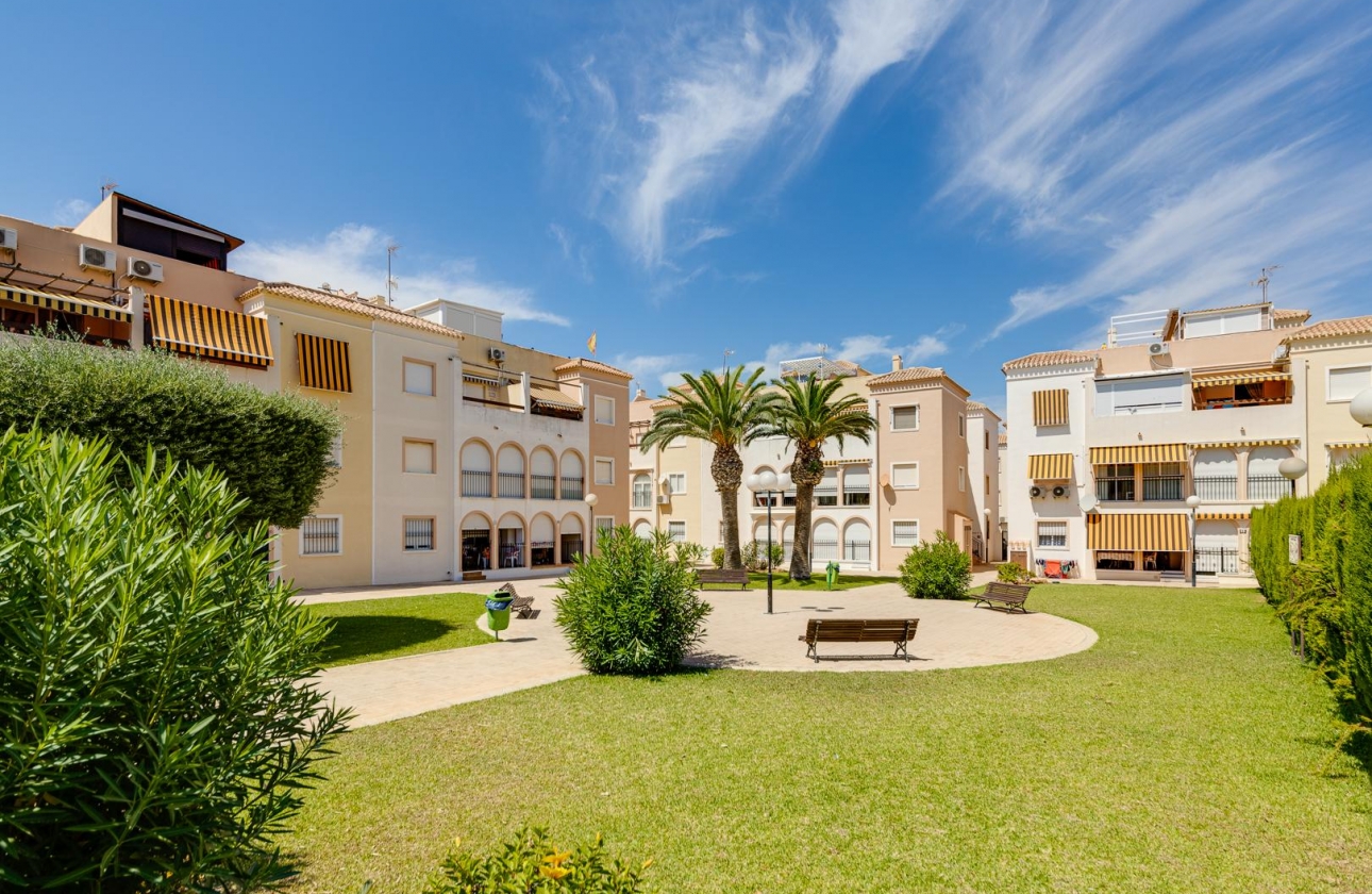 Resale - Bungalow - Torrevieja - Playa De Los Naufragos