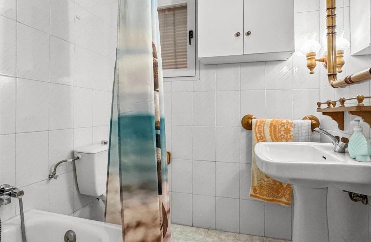 Resale - Apartment - Torrevieja - Playa de los Locos