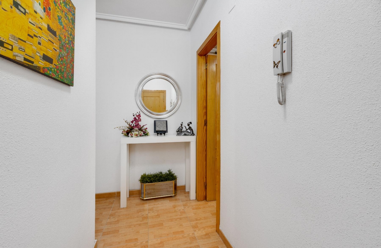 Resale - Apartment - Torrevieja - Acequion