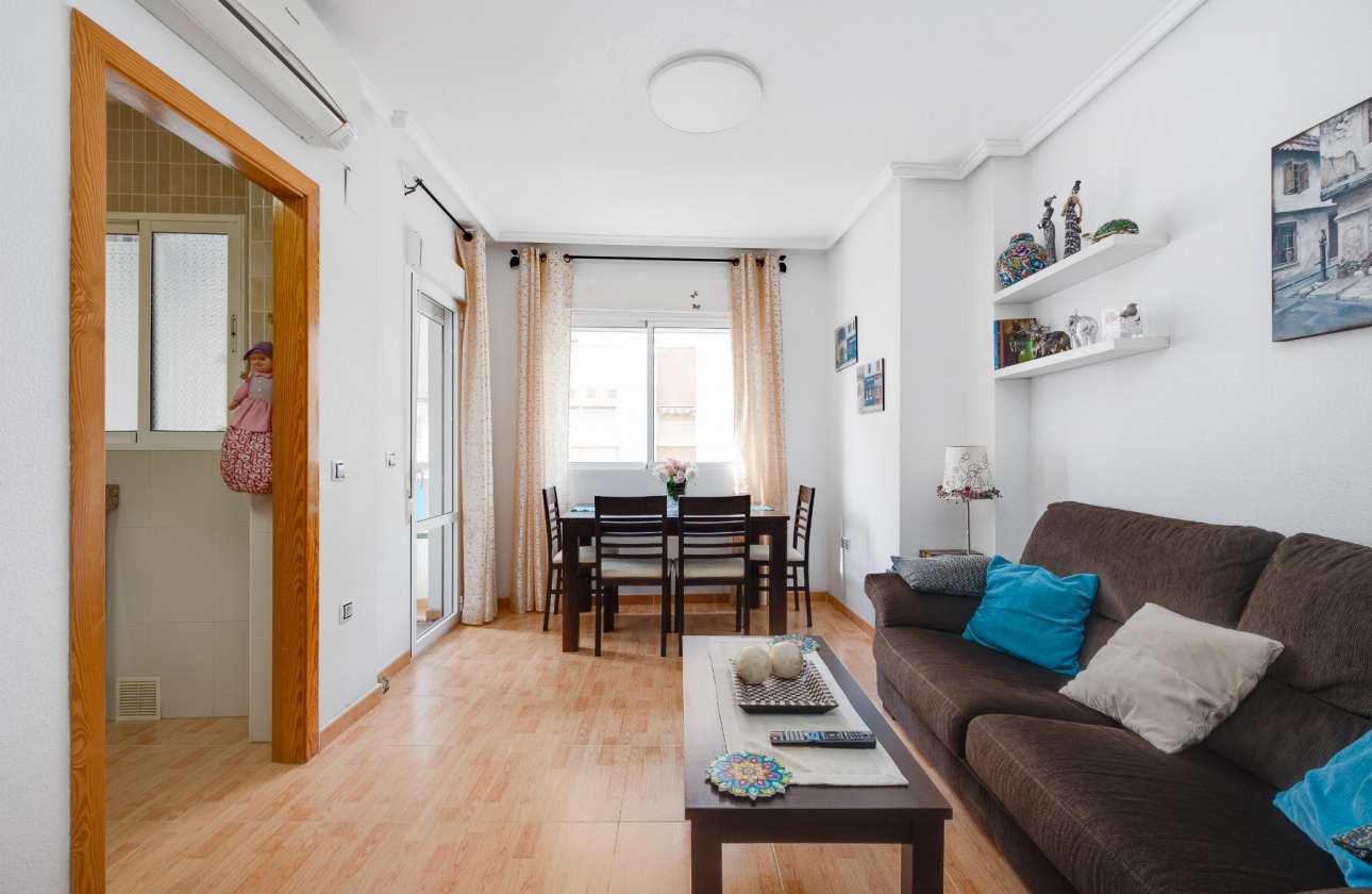 Resale - Apartment - Torrevieja - Acequion