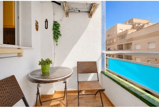 Resale - Apartment - Torrevieja - Acequion