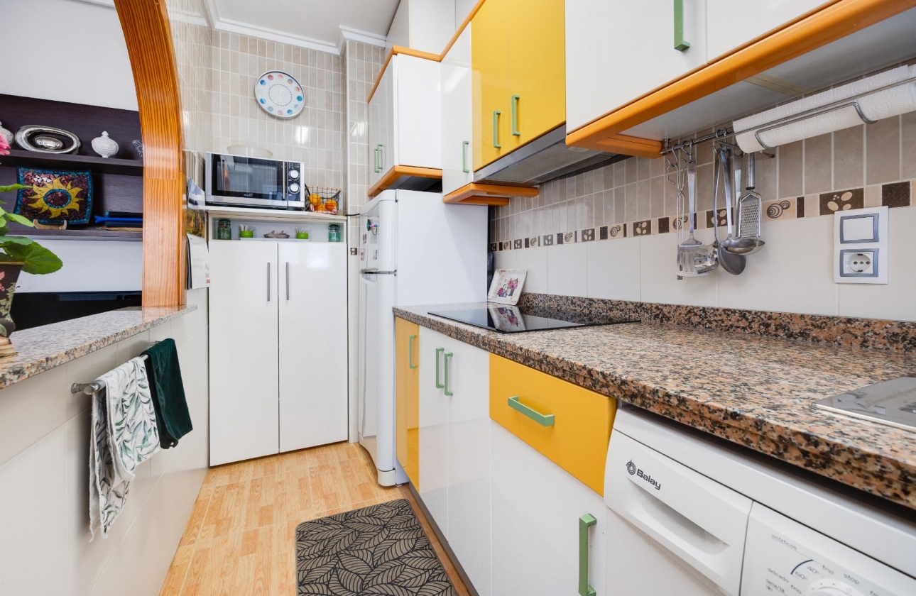Resale - Apartment - Torrevieja - Acequion