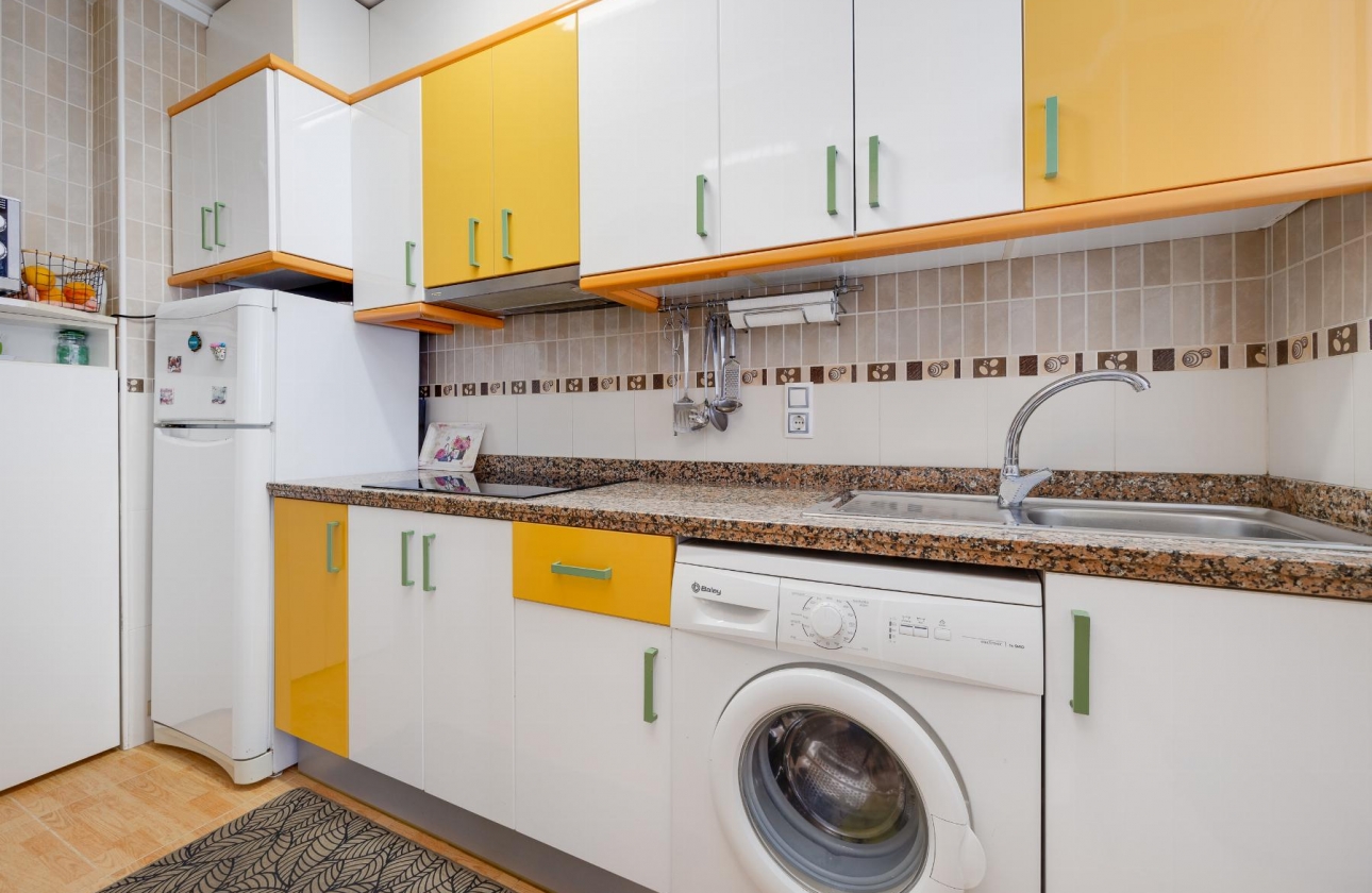 Resale - Apartment - Torrevieja - Acequion