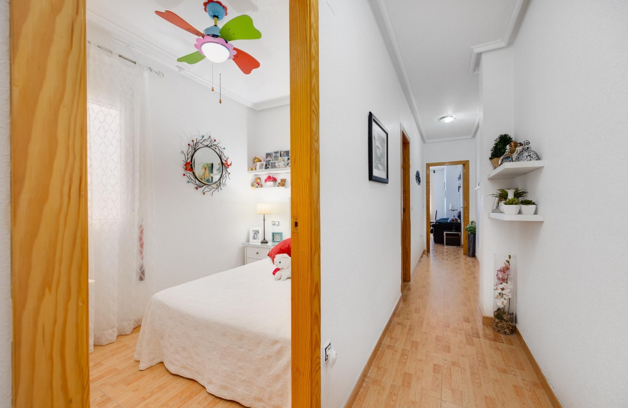 Resale - Apartment - Torrevieja - Acequion