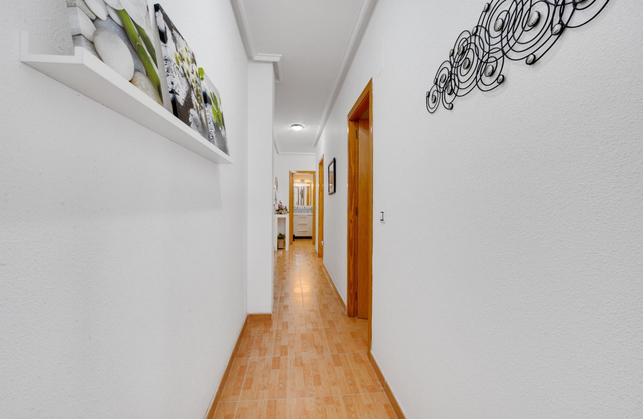 Resale - Apartment - Torrevieja - Acequion