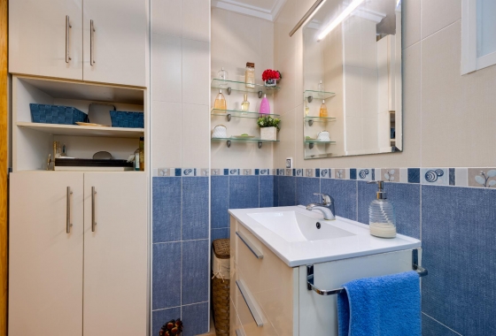 Resale - Apartment - Torrevieja - Acequion