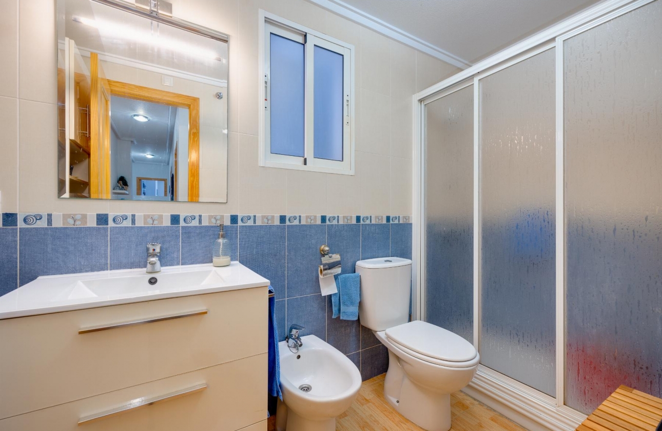 Resale - Apartment - Torrevieja - Acequion