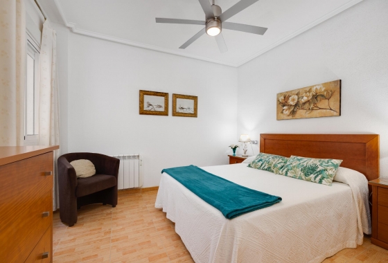 Resale - Apartment - Torrevieja - Acequion