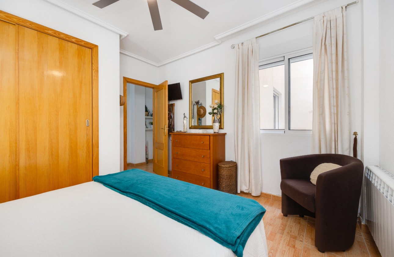 Resale - Apartment - Torrevieja - Acequion