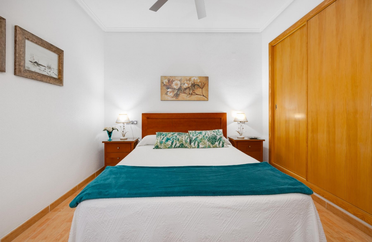 Resale - Apartment - Torrevieja - Acequion