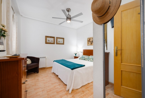 Resale - Apartment - Torrevieja - Acequion