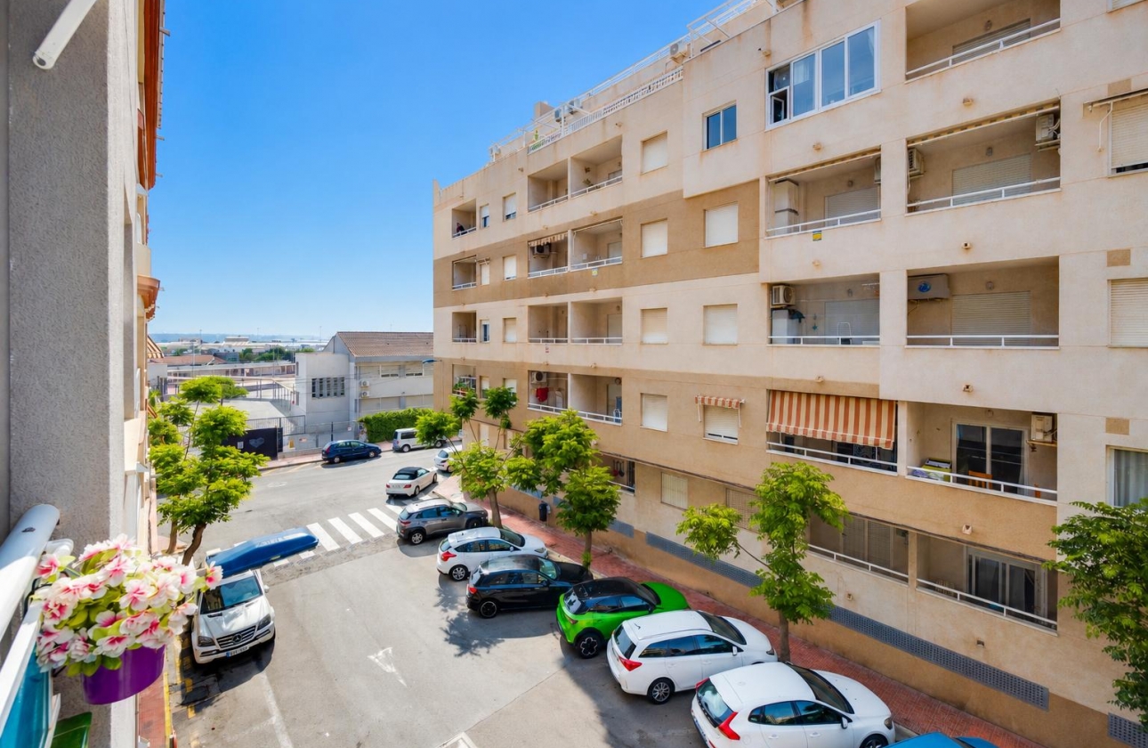 Resale - Apartment - Torrevieja - Acequion