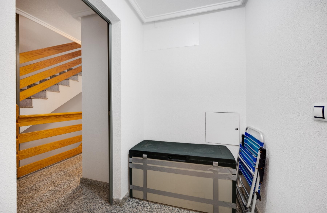 Resale - Apartment - Torrevieja - Acequion