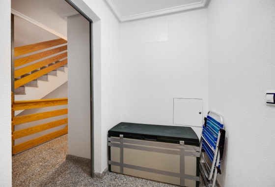 Resale - Apartment - Torrevieja - Acequion