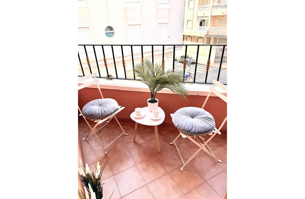Wynajem długoterminowy - Apartament - Torrevieja - Playa de los Locos