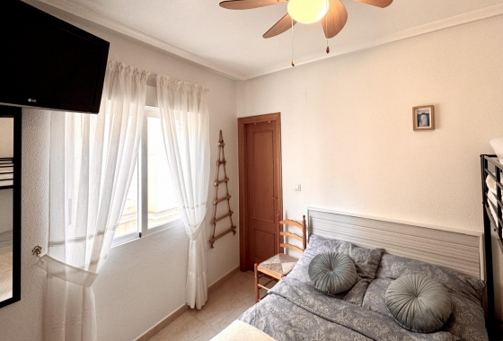 Wynajem długoterminowy - Apartament - Torrevieja - Playa de los Locos