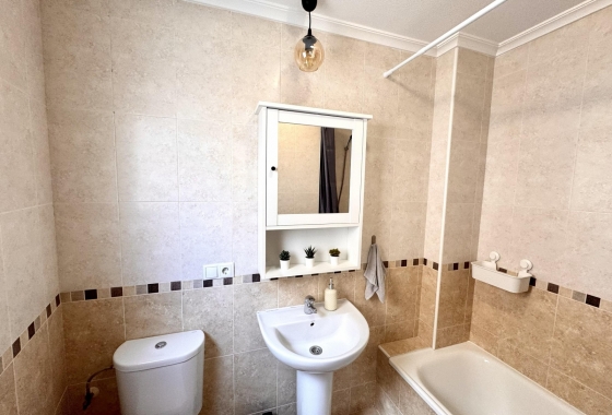 Wynajem długoterminowy - Apartament - Torrevieja - Playa de los Locos