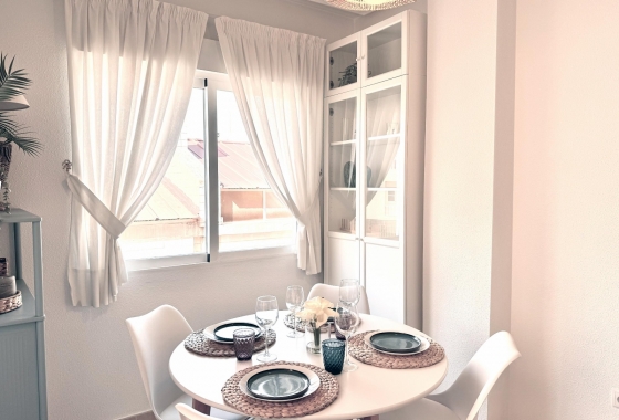Wynajem długoterminowy - Apartament - Torrevieja - Playa de los Locos