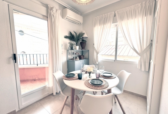 Wynajem długoterminowy - Apartament - Torrevieja - Playa de los Locos