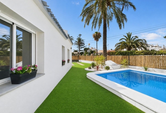 Resale - Semi-detached - Orihuela Costa - Punta Prima