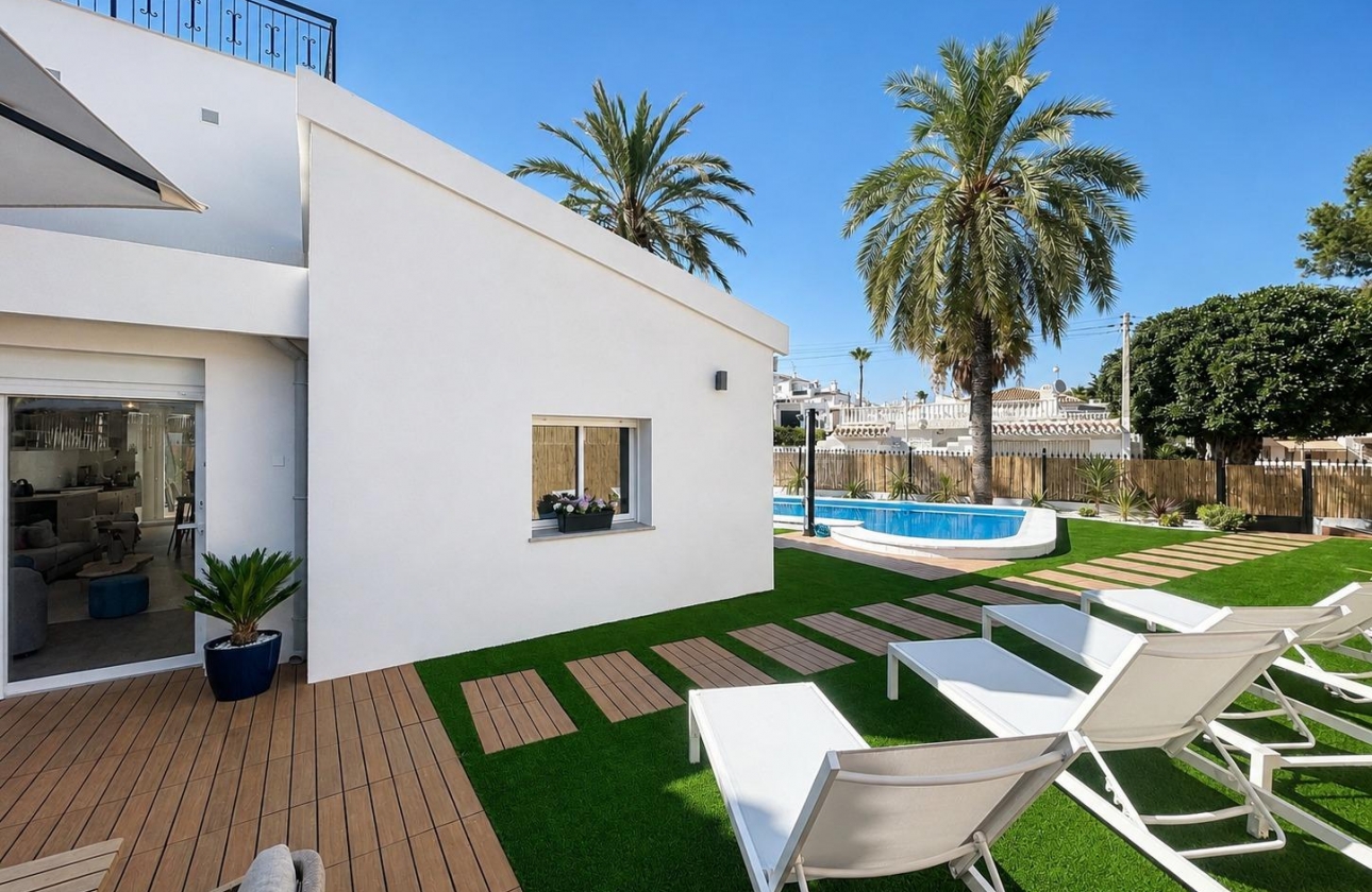 Resale - Semi-detached - Orihuela Costa - Punta Prima