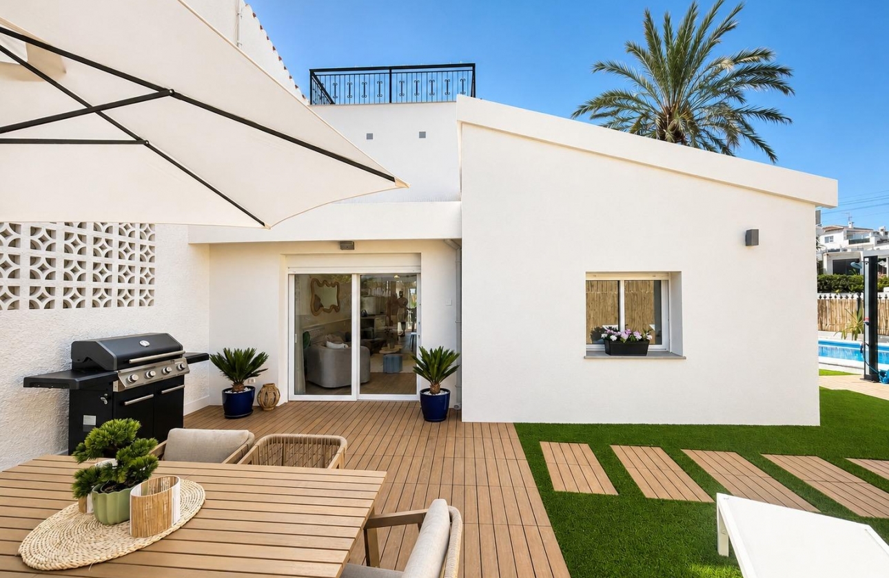 Resale - Semi-detached - Orihuela Costa - Punta Prima