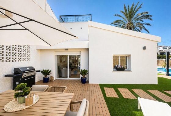 Resale - Semi-detached - Orihuela Costa - Punta Prima