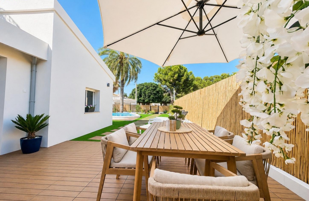 Resale - Semi-detached - Orihuela Costa - Punta Prima