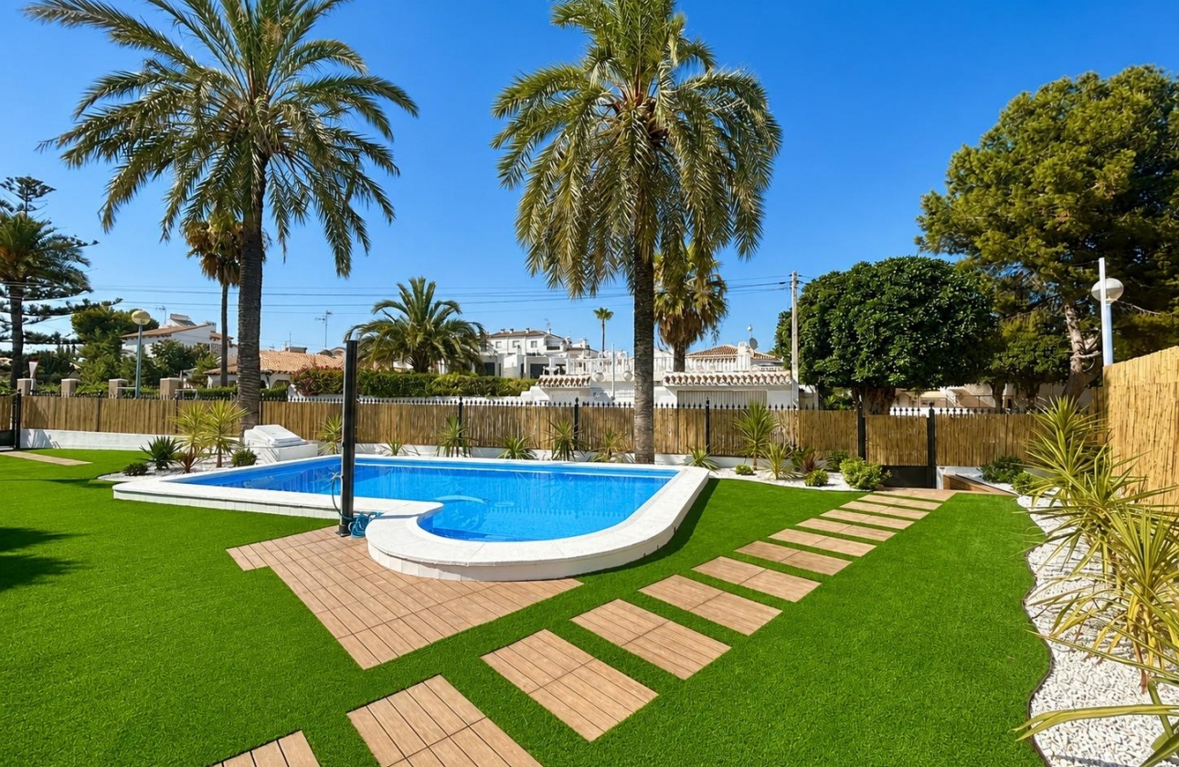 Resale - Semi-detached - Orihuela Costa - Punta Prima
