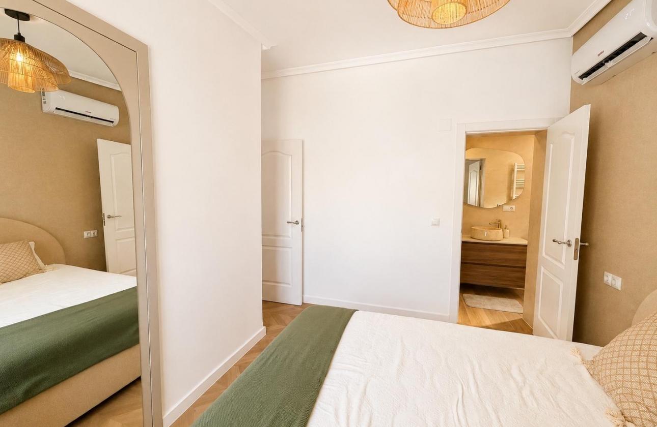 Resale - Semi-detached - Orihuela Costa - Punta Prima