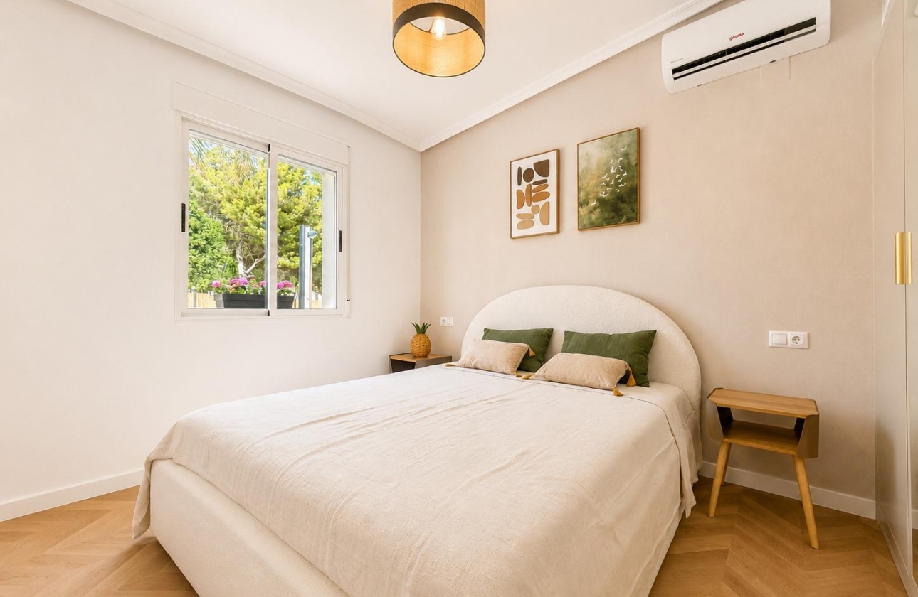 Resale - Semi-detached - Orihuela Costa - Punta Prima