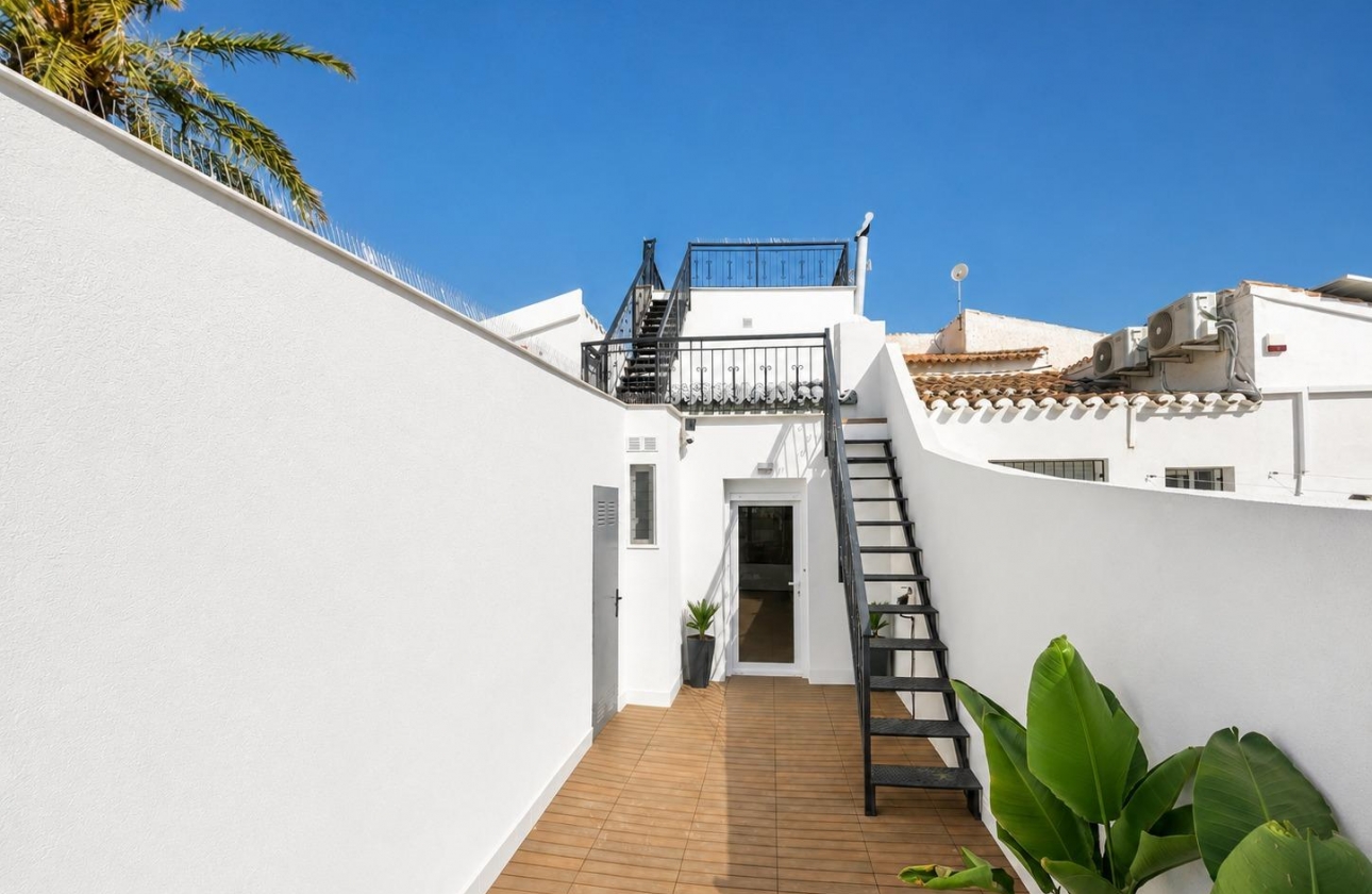 Resale - Semi-detached - Orihuela Costa - Punta Prima