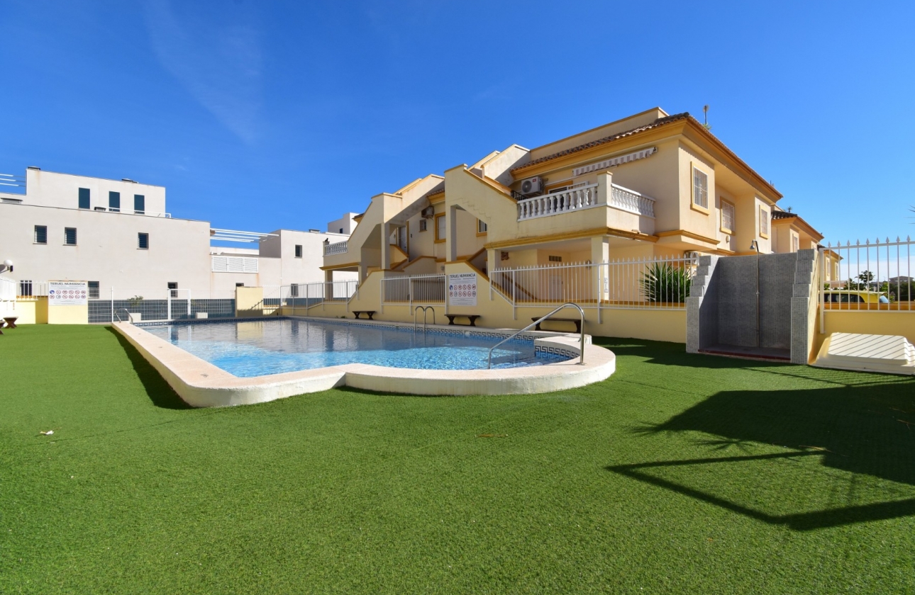 Resale - Villa - Orihuela Costa - Playa Flamenca
