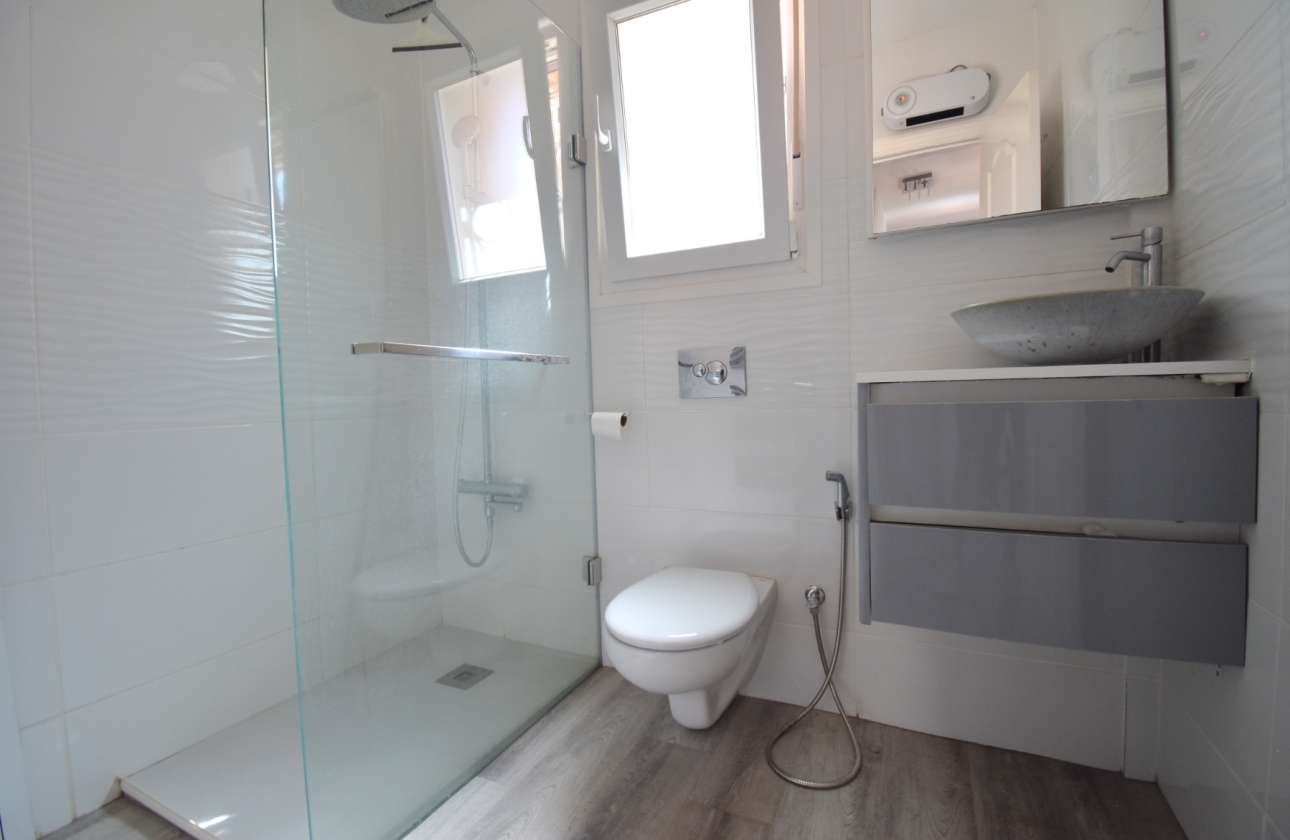 Resale - Villa - Orihuela Costa - Playa Flamenca