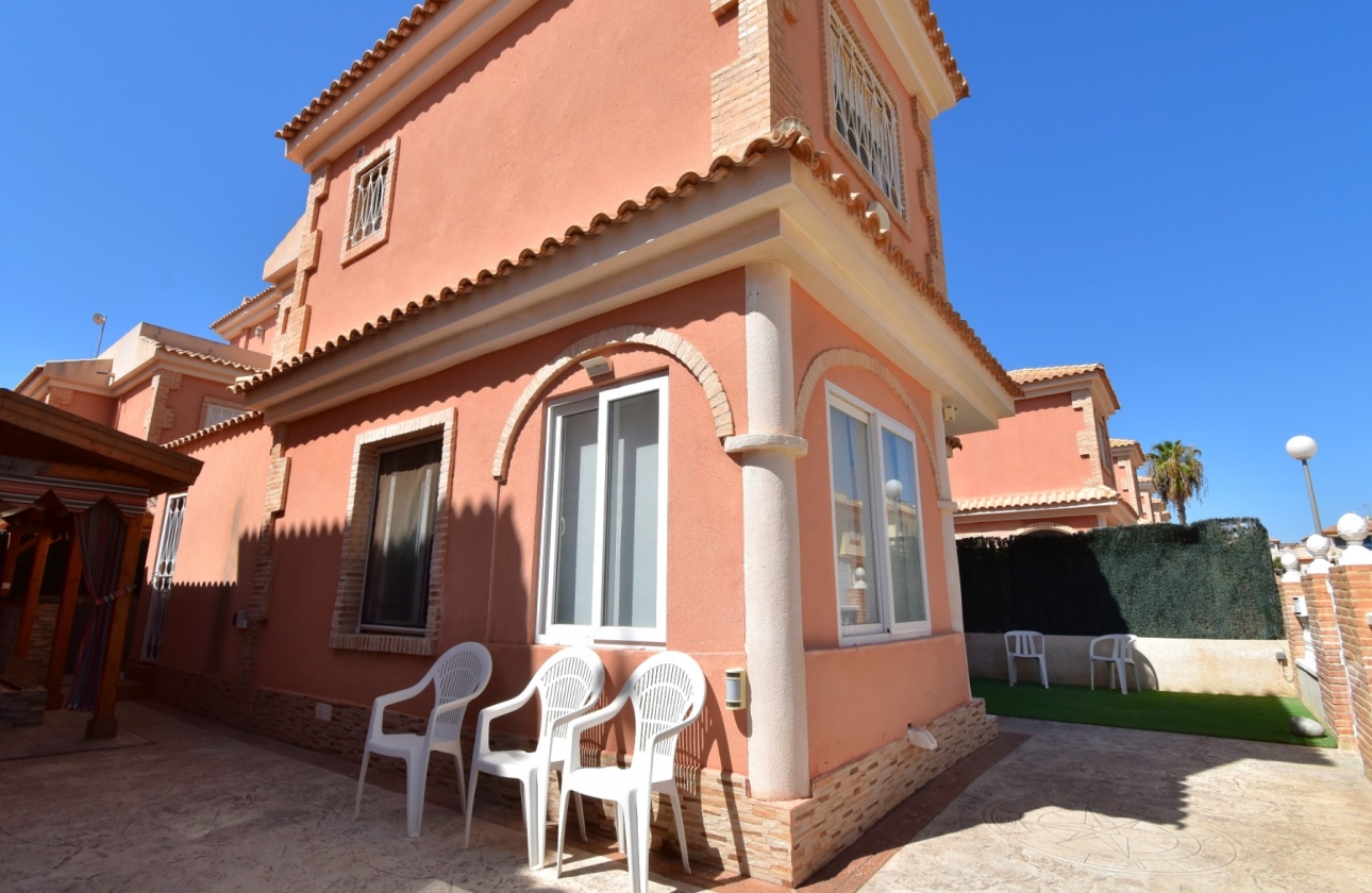 Resale - Villa - Orihuela Costa - Playa Flamenca