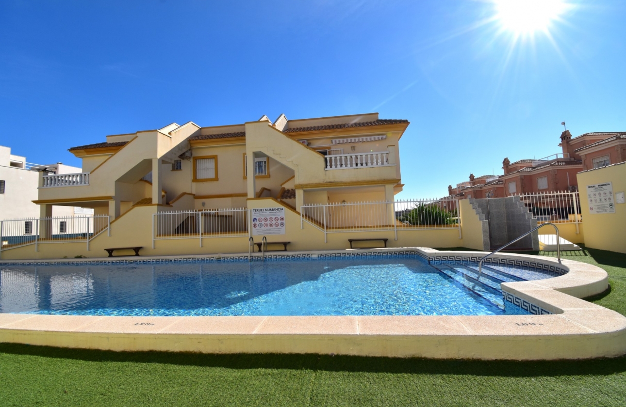 Resale - Villa - Orihuela Costa - Playa Flamenca