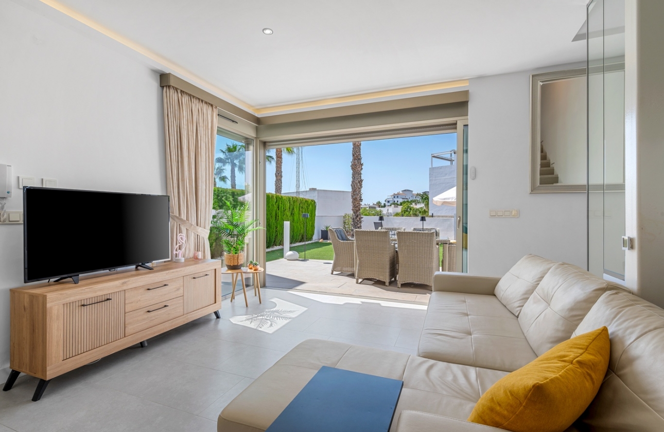 Resale - Villa - Orihuela Costa - Villamartín