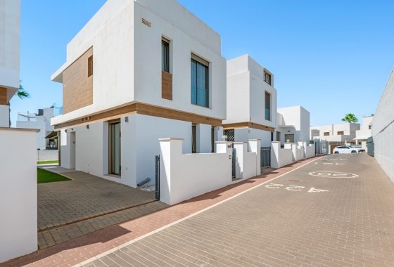 Resale - Villa - Orihuela Costa - Villamartín
