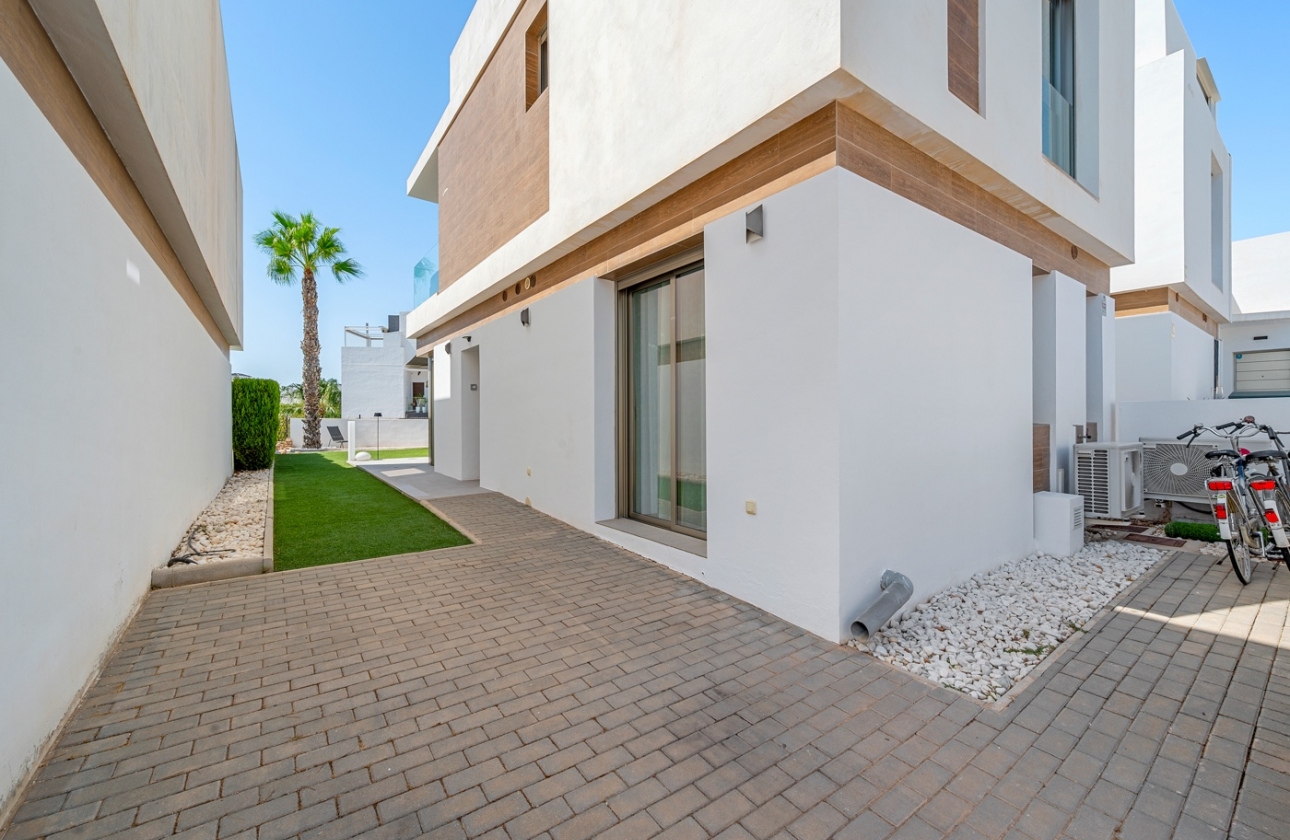 Resale - Villa - Orihuela Costa - Villamartín