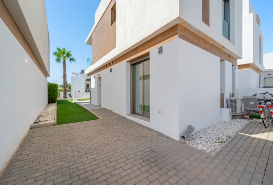 Resale - Villa - Orihuela Costa - Villamartín