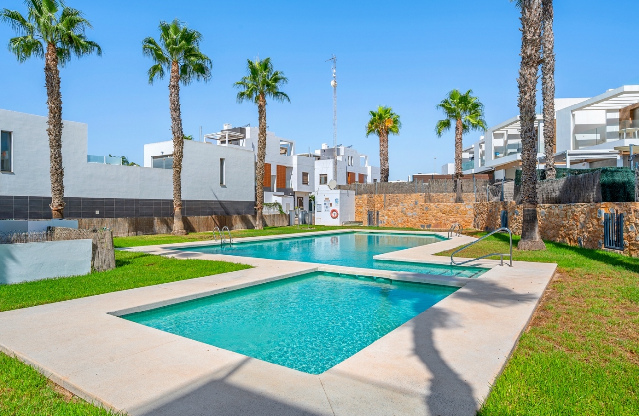 Resale - Villa - Orihuela Costa - Villamartín