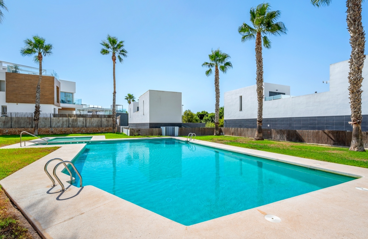 Resale - Villa - Orihuela Costa - Villamartín