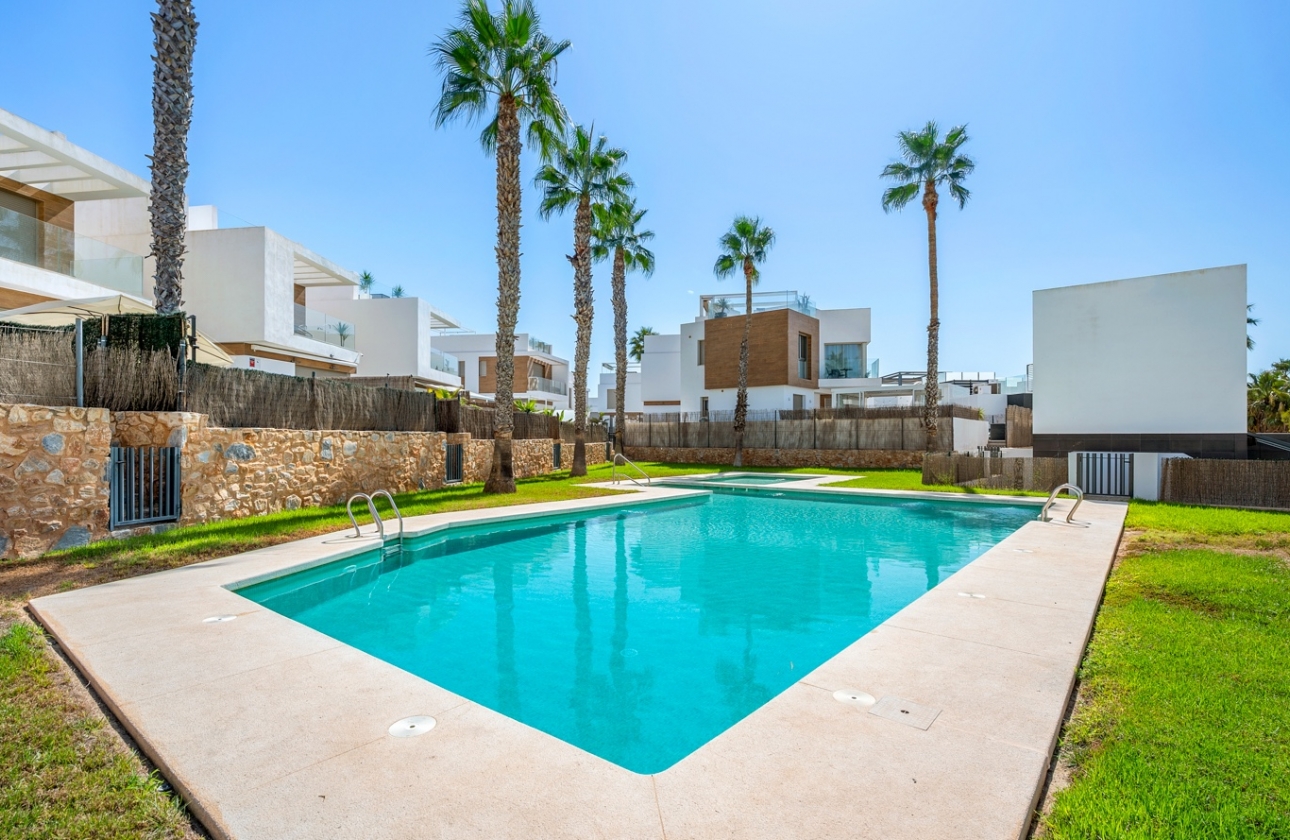 Resale - Villa - Orihuela Costa - Villamartín